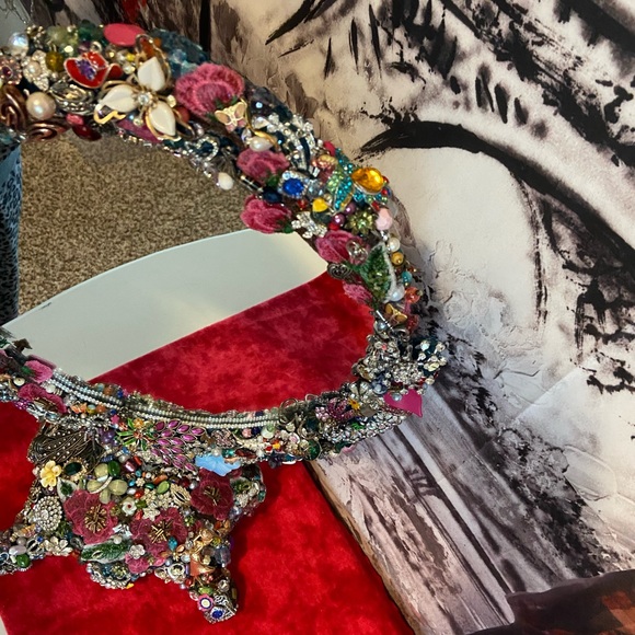 ONE OF A KIND!! Vintage Estate Large Embellished Standing Mirror - Picture 14 of 14